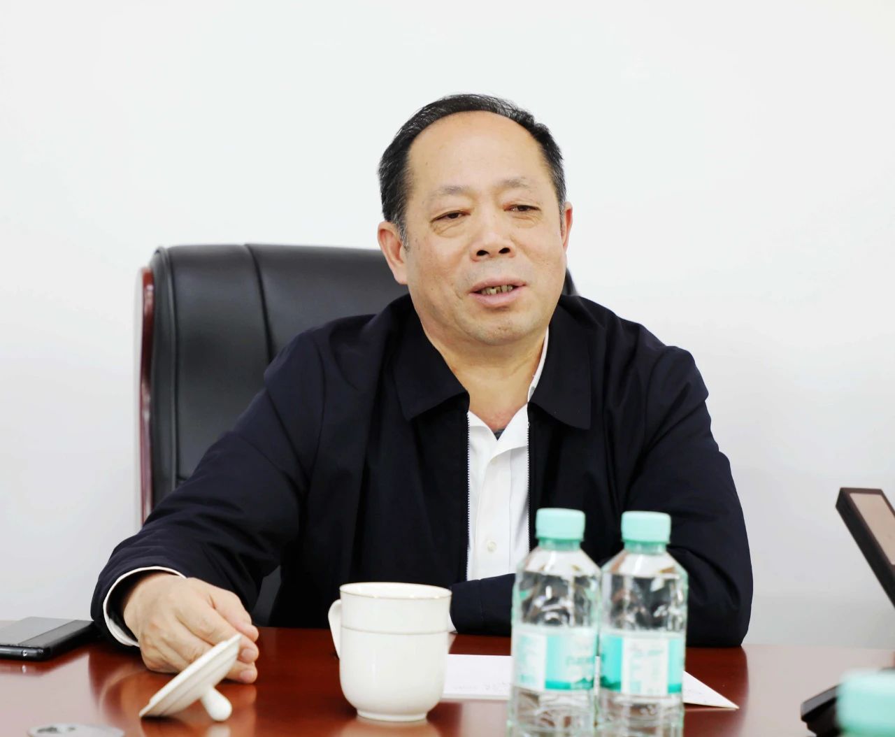 "周文,廉向东看望慰问新柳南