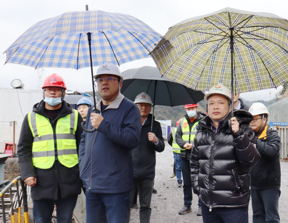 廉向东在南天路调研时强调卯足干劲奋发图强全力跑出项目建设加速度